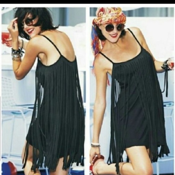 Badgley Mischka Dresses & Skirts - 💖HP 4/22/19💖🖤 BADGLEY MISCHKA FRINGED DRESS 🖤